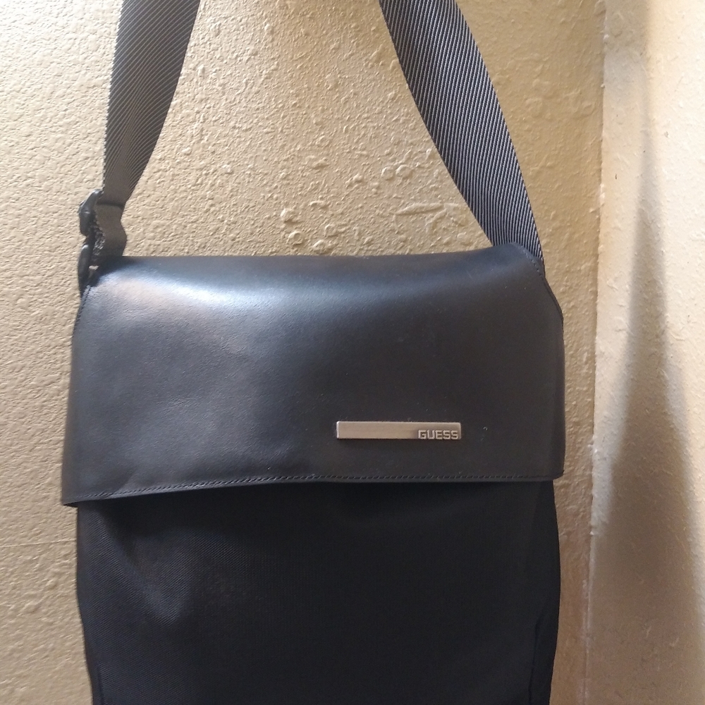 Guess Crossbody